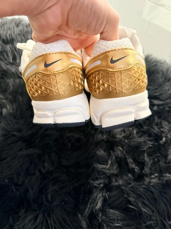 Nike Zoom Vomero 5 - Picture 6 of 8